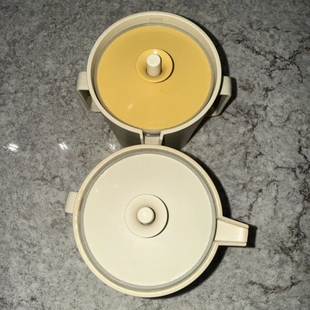 Vintage Tupperware Sugar & Creamer set 1415-14 & 1414-6 Push-In Lids 3.5